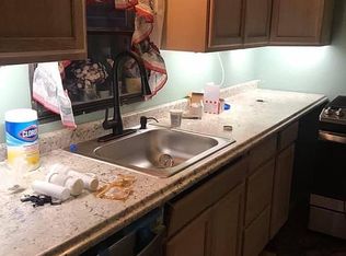 10 Dennis Dr, Bloomington, IL 61701