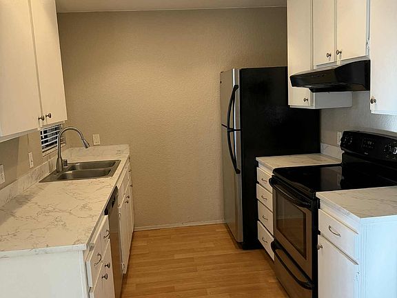 3rd image of 9889 Caminito Marlock APT 8