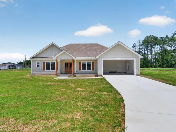 77 Raymond Dr, Broxton, GA 31519