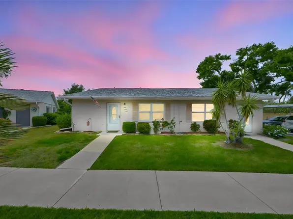 2202 Clubhouse Dr Unit 169, Sun City Center, FL 33573