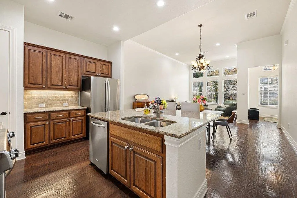 2 bed, 2.0 bath, 1294 sqft, $3,200 — Photo 4