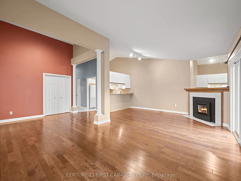 90 Ontario St S #12 — Photo 9