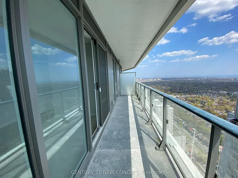 2221 Yonge St #5006 — Photo 25