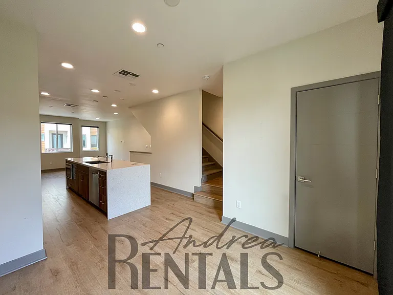 1409 Prescott St — Photo 9