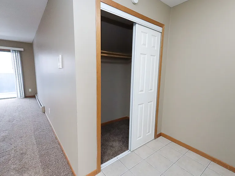 Kaposia Valley Apartments — Photo 31