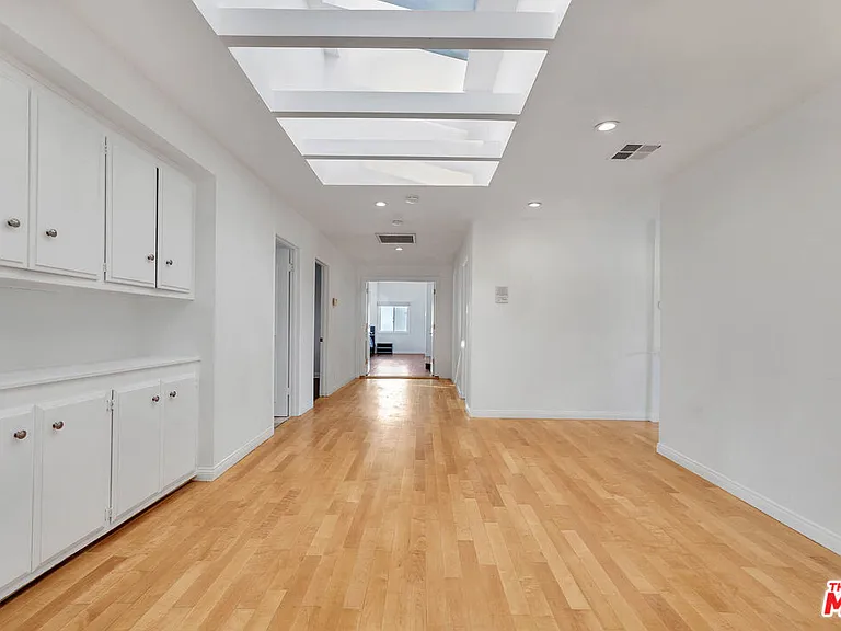 5890 Fairhaven Ave — Photo 8