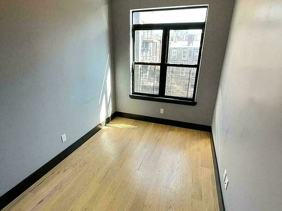 5th image of 131 Meserole St #4