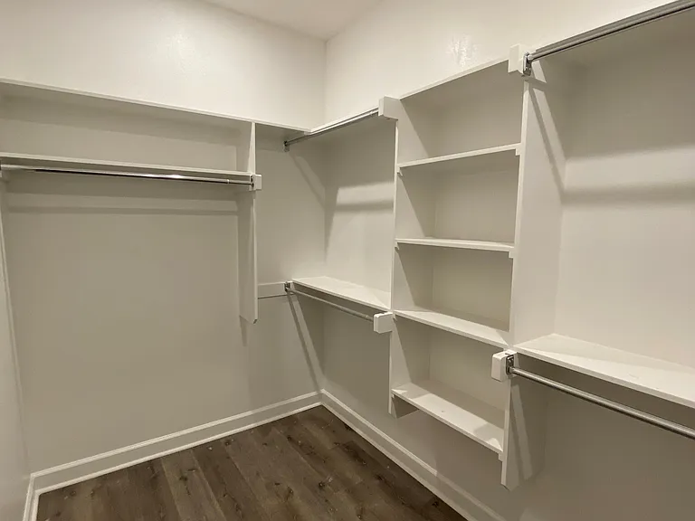 815 Brookside Dr — Photo 13