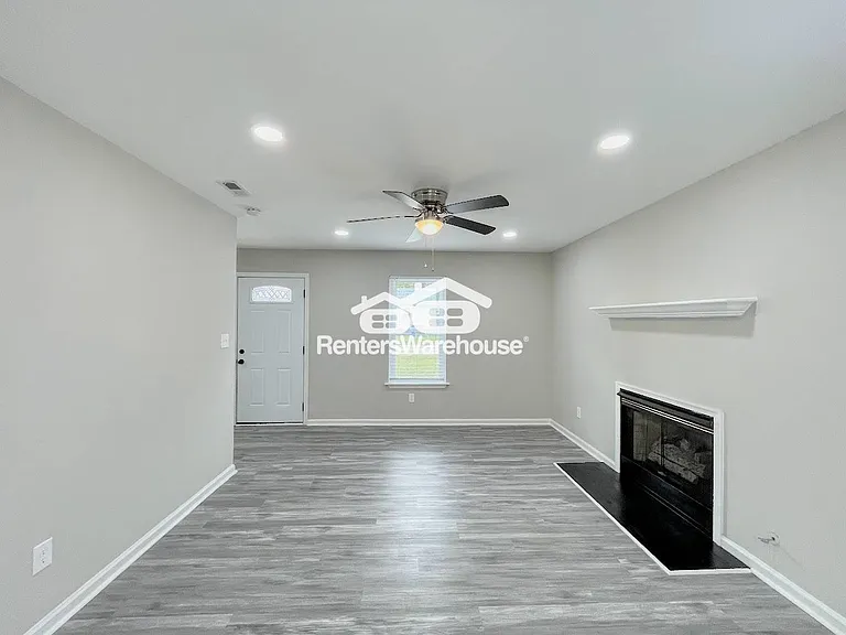 1054 Ivaloo St — Photo 5