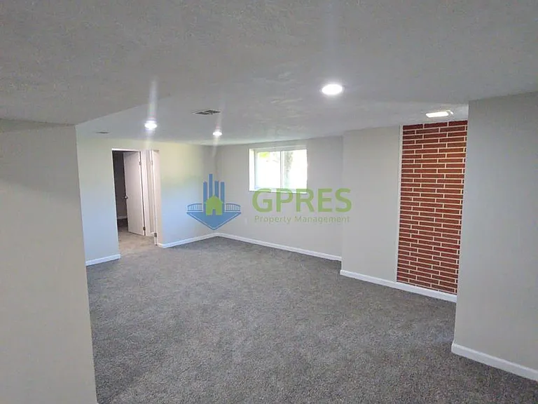 5601 Rodgers St — Photo 17