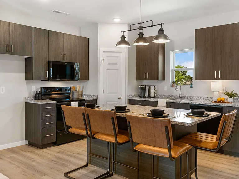 740 E Vivian Street — Photo 14