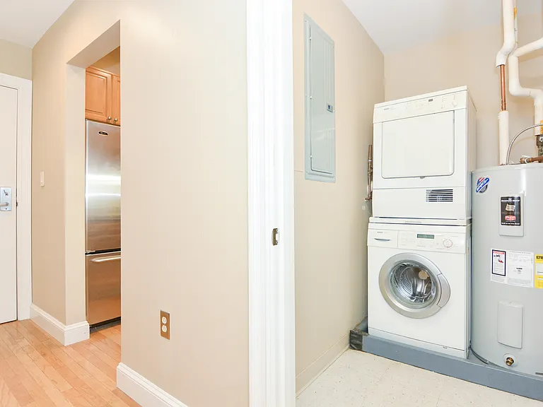 1723 Washington St #309 — Photo 16