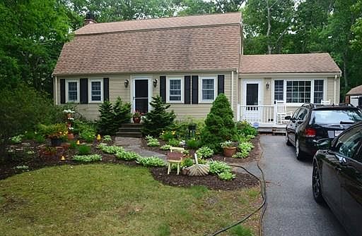 1st image of 16 White Oak Dr