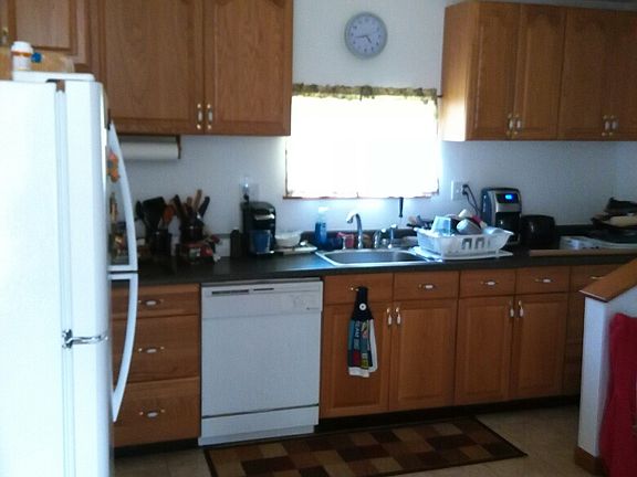 5th image of 429 E Henry St