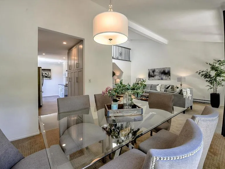 2040 W Middlefield Rd #10 — Photo 6