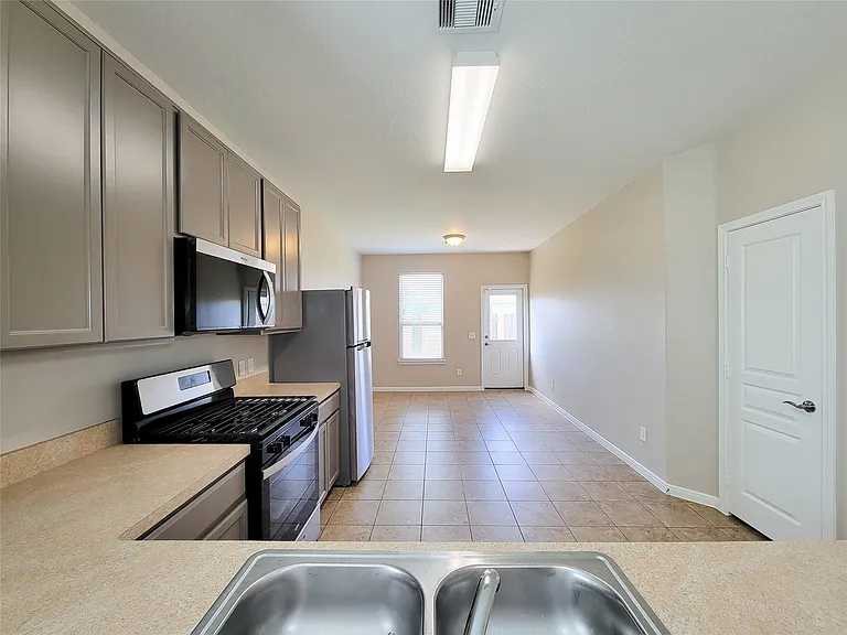 6535 Dayridge Ln — Photo 24