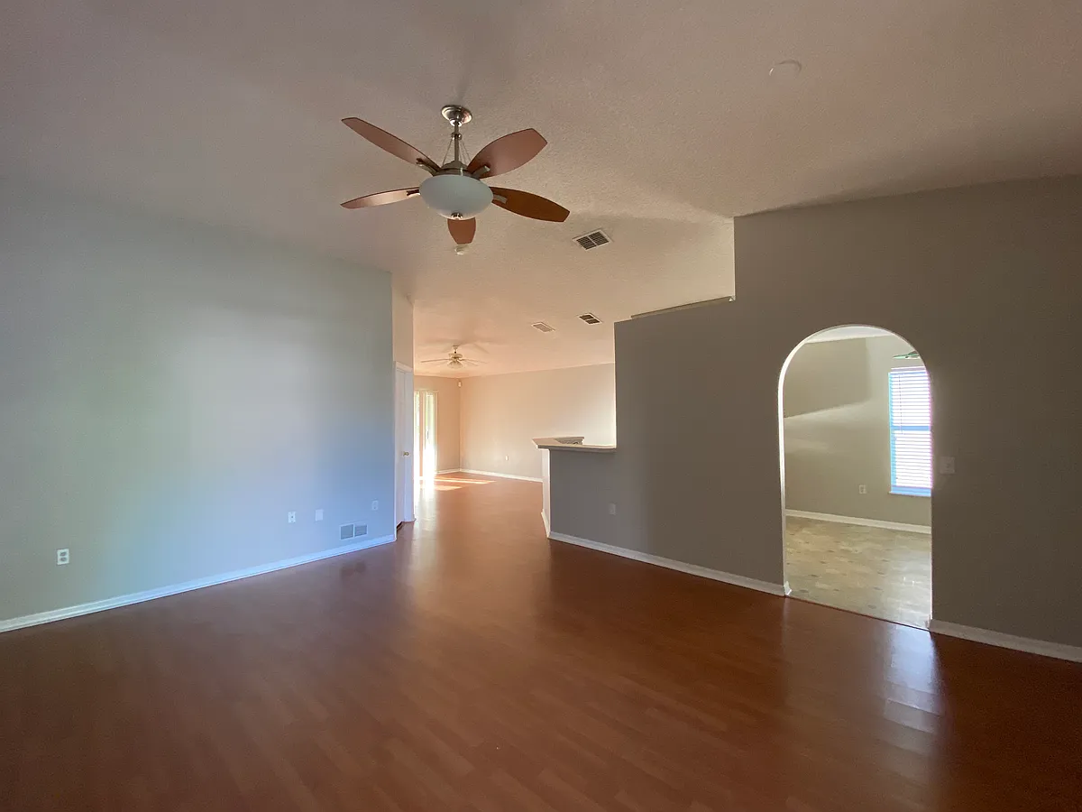 Building Photo - 4754 Willamette Cir