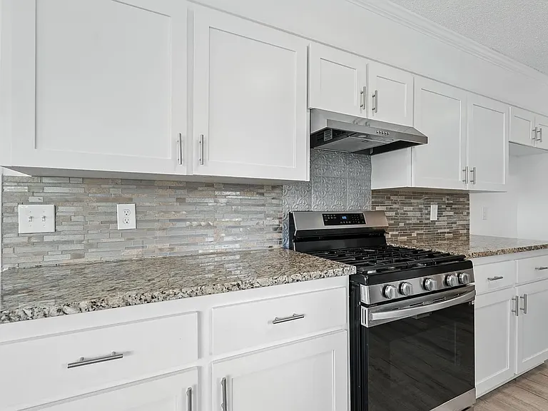 210 Wayside Dr — Photo 6