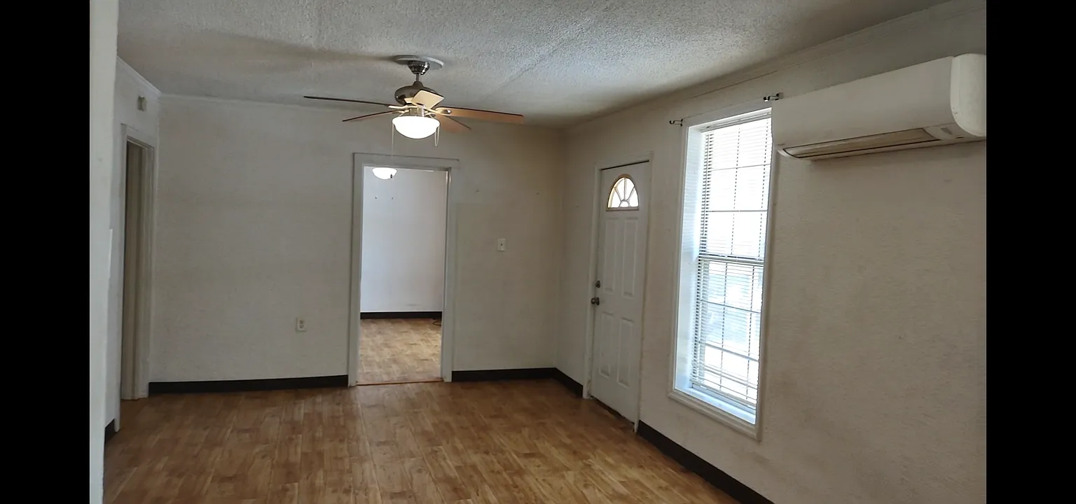 609 East 7th Street, Unit B — Photo 4