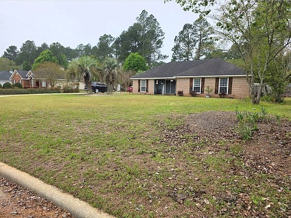 2nd image of 110 Maggie Ct