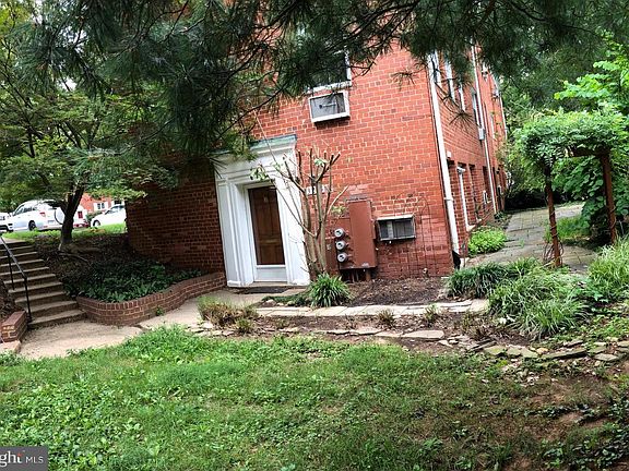 2nd image of 3225 Ravensworth Pl #3225