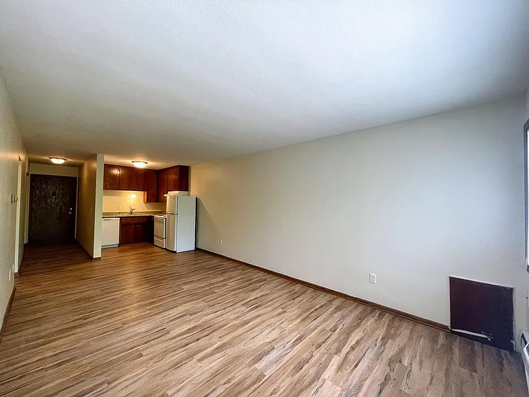 400 6th Ave SE #25 — Photo 4
