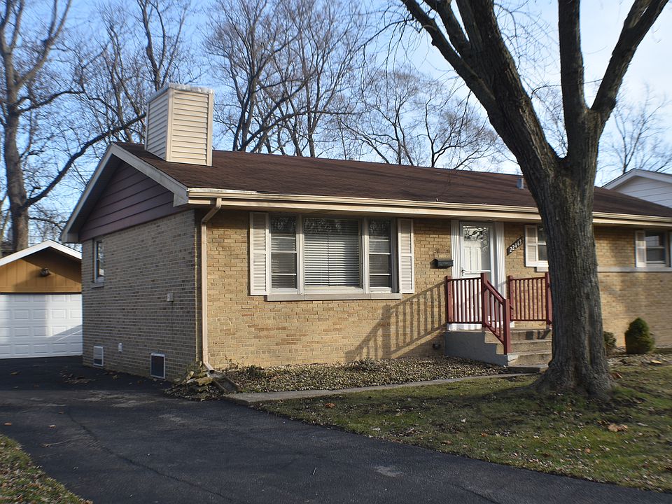 1st image of 22433 Amy Dr