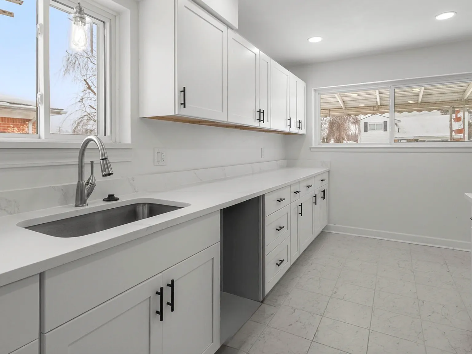 3 bed, 1000 sqft, $2,000 — Photo 3