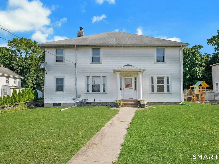 2743 Boston Post Rd — Photo 2