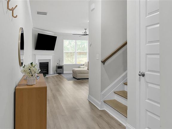 3rd image of 6710 Cedar Glen Rd