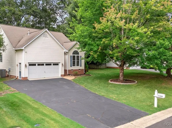 11524 Courthouse Acres Dr, Midlothian, VA 23114