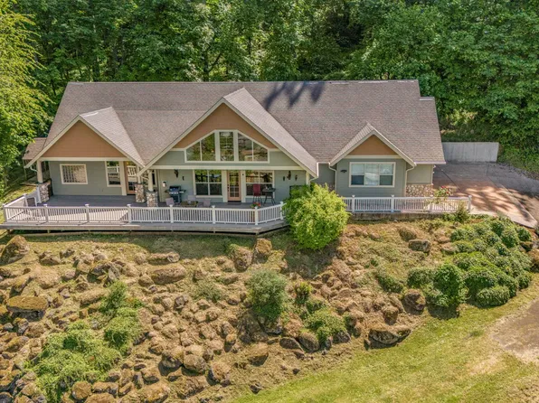 733 Queens Ave, Creswell, OR 97426