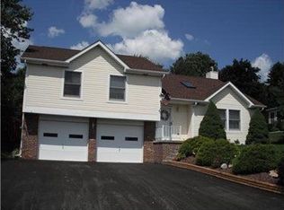 185 Sunridge Dr, Freedom, PA 15042