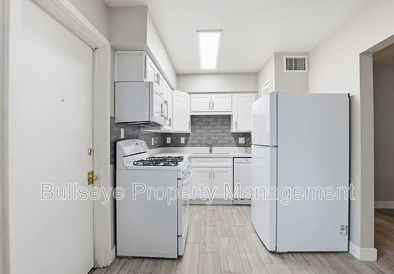 1721 E Moreland St #2 — Photo 12