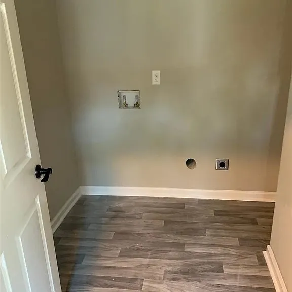 1015 Bowden St — Photo 4