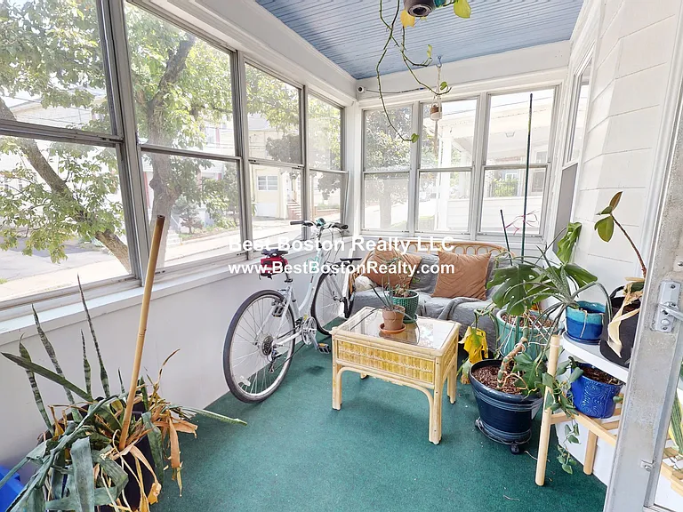 102 Raymond Ave — Photo 11