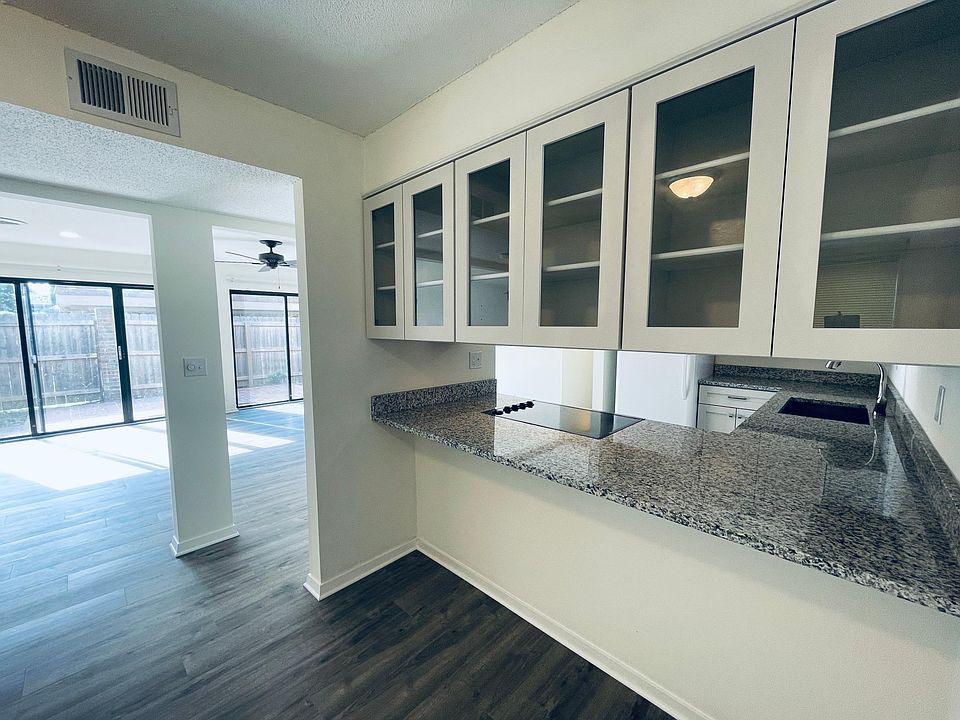 1st image of 1891 Poplar Woods Cir E APT 1