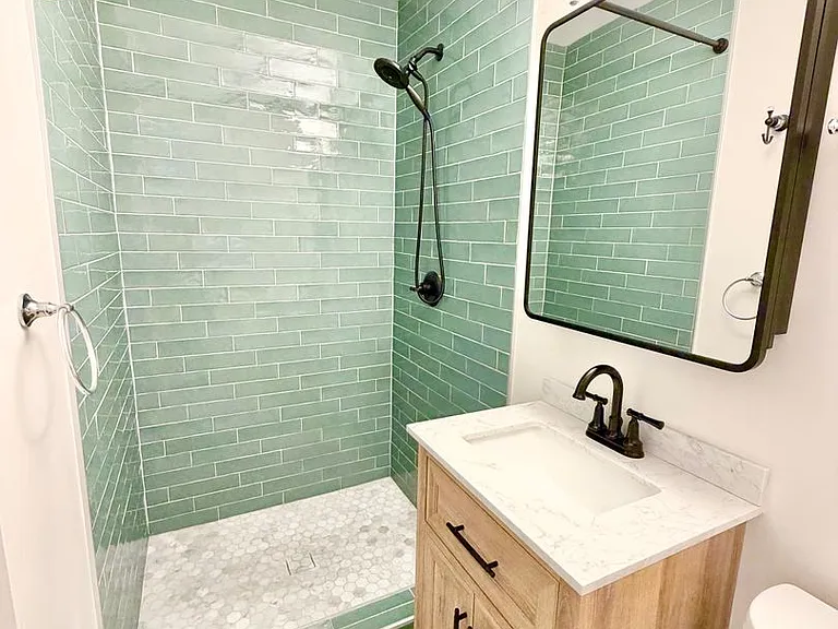 637 Columbus Dr — Photo 13