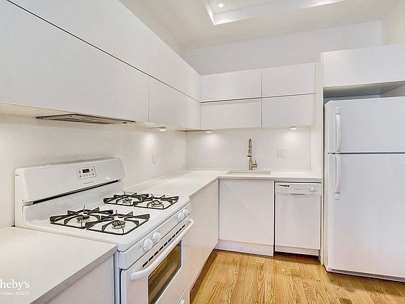 2nd image of 371 Harman St Unit 1A