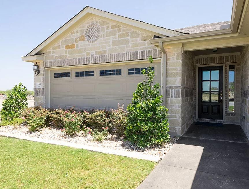 1st image of 104 Gray Wolf Dr