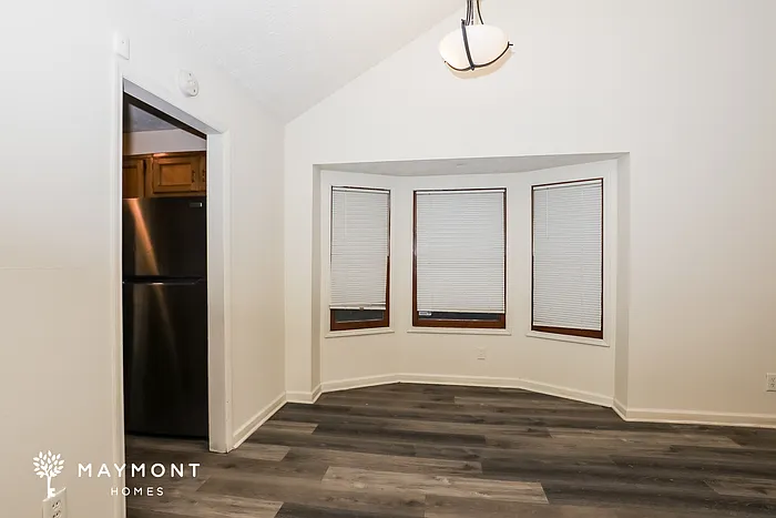 7074 Williamsburg Dr — Photo 6