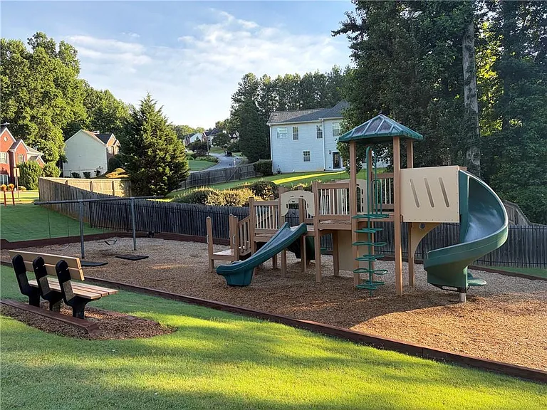 1105 Trumpet Vine Ct SE — Photo 43