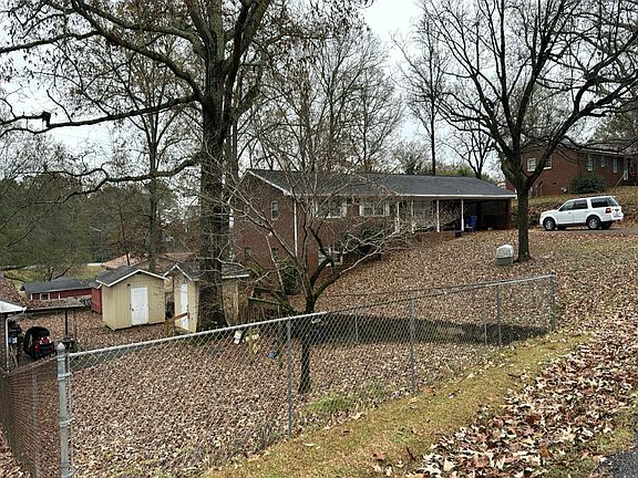 3rd image of 925 Boswell Dr