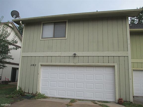 1102 E Kay, 2 car attached garage
