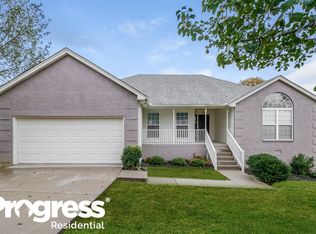 216 Lake Forest Dr, La Vergne, TN 37086