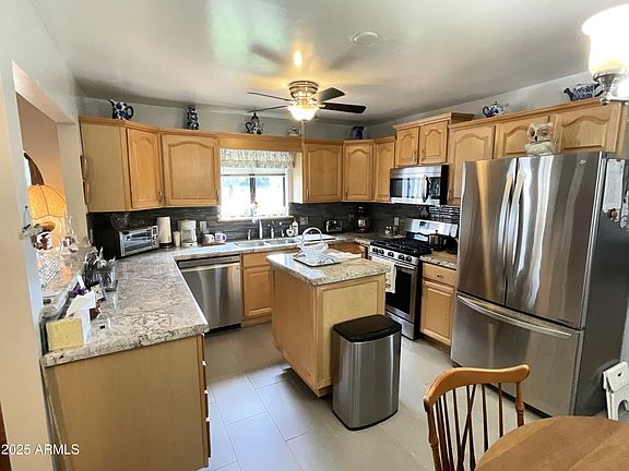 5th image of 784 S PEACH Lane