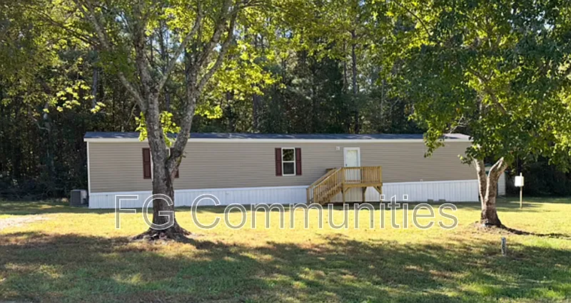 183 Golden Oaks Ln