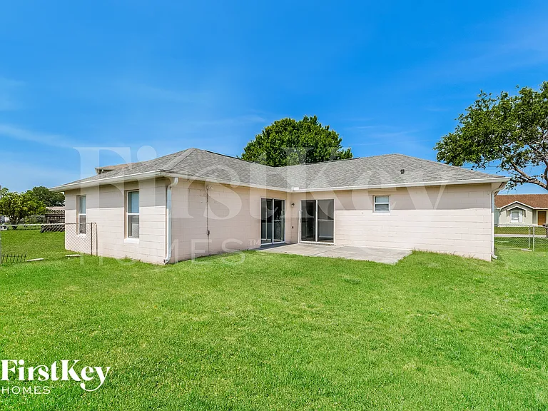 817 Grantham Dr — Photo 15