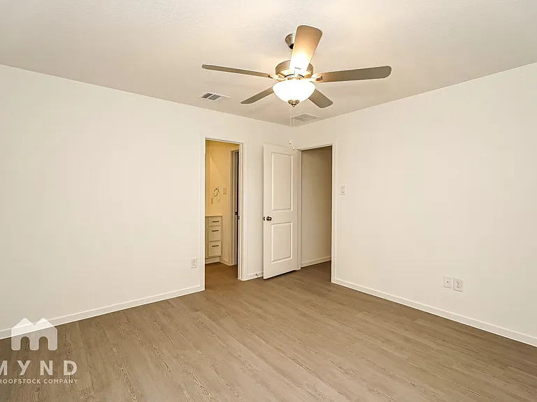 2656 Mistwood Dr — Photo 15
