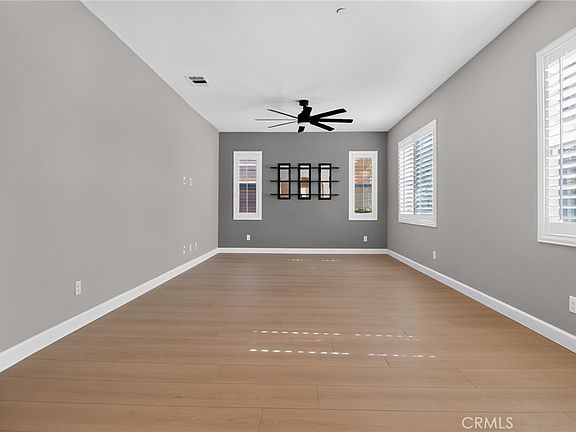 3rd image of 37406 Paseo Violeta